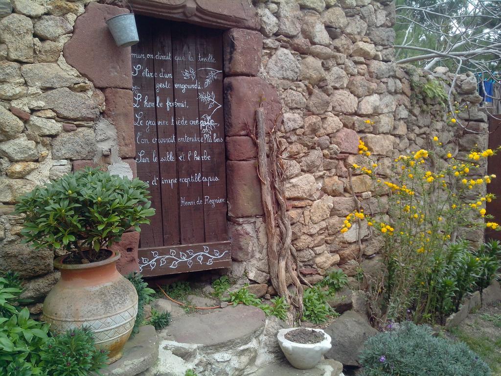 Le Clos De La Source Bed & Breakfast Le Bousquet-d'Orb ภายนอก รูปภาพ