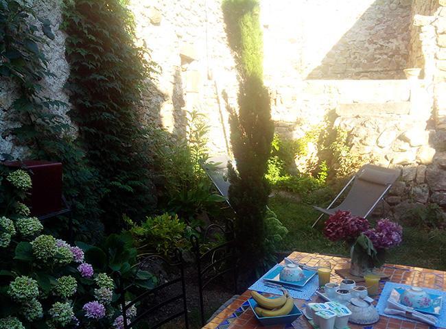 Le Clos De La Source Bed & Breakfast Le Bousquet-d'Orb ภายนอก รูปภาพ